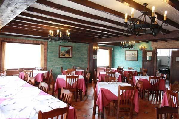 Hotel Restaurante La Parra La Franca Bagian luar foto
