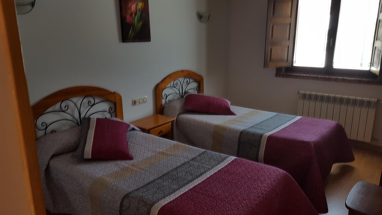 Hotel Restaurante La Parra La Franca Bagian luar foto